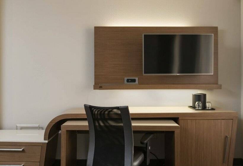 فندق Courtyard By Marriott Nashville Downtown