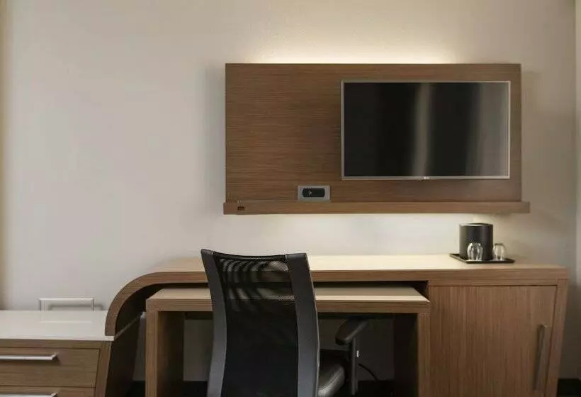 호텔 Courtyard By Marriott Nashville Downtown