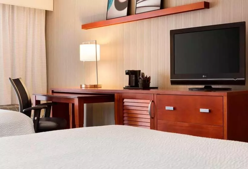 ホテル Courtyard By Marriott Champaign