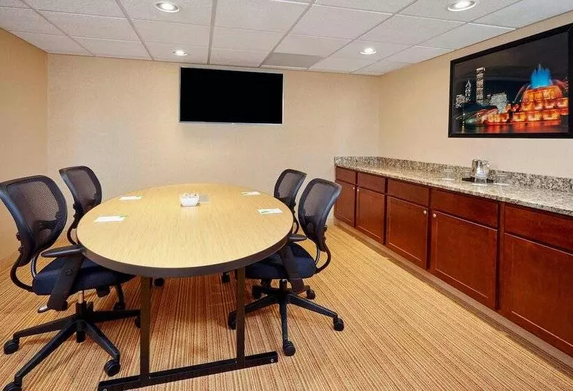 ホテル Courtyard Chicago Midway Airport