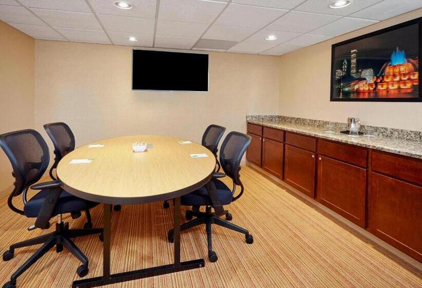 فندق Courtyard Chicago Midway Airport