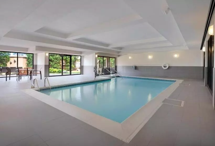 ホテル Courtyard Chicago Midway Airport