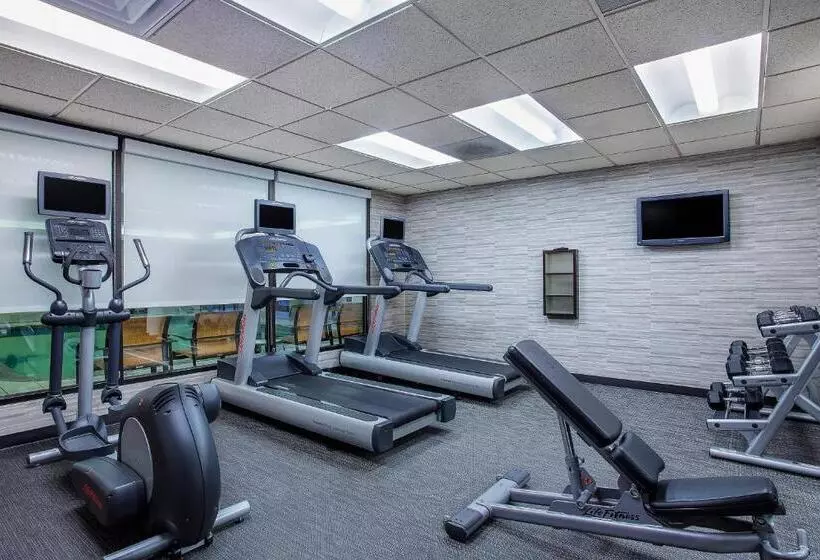 فندق Courtyard Knoxville Cedar Bluff