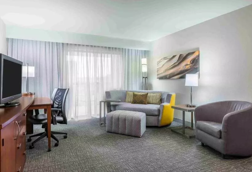 فندق Courtyard Knoxville Cedar Bluff