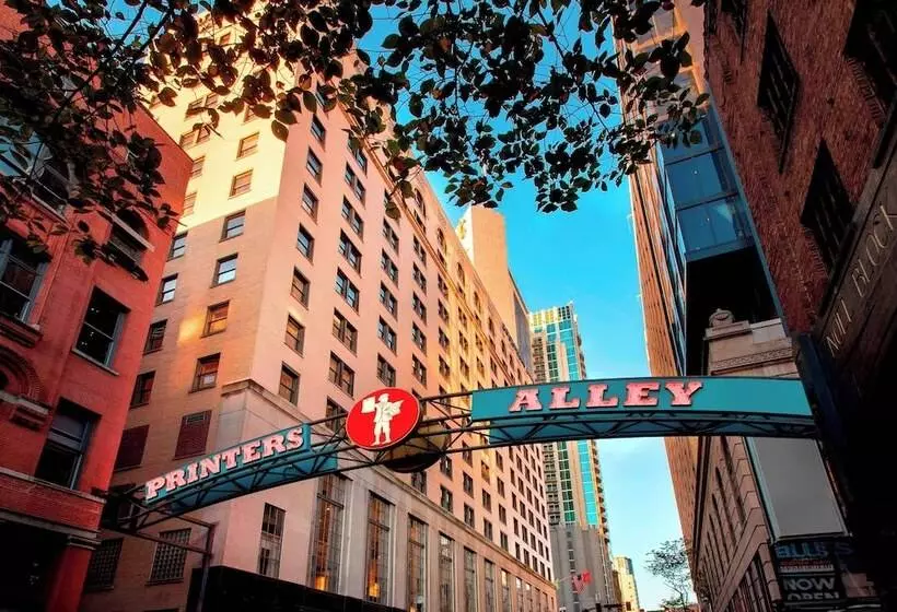 호텔 Courtyard By Marriott Nashville Downtown