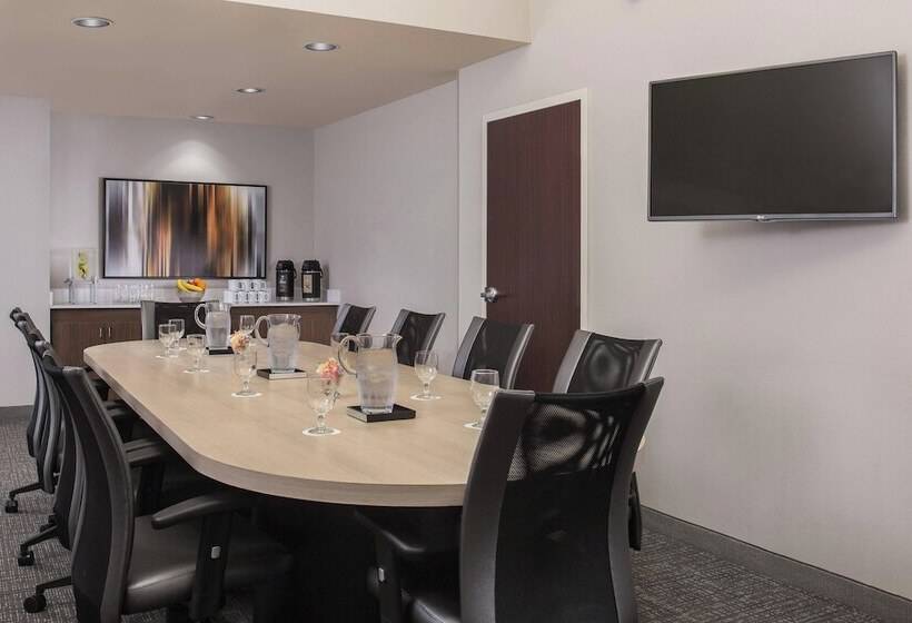 فندق Courtyard By Marriott Nashville Downtown