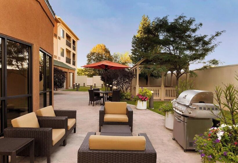 Отель Courtyard By Marriott Peoria