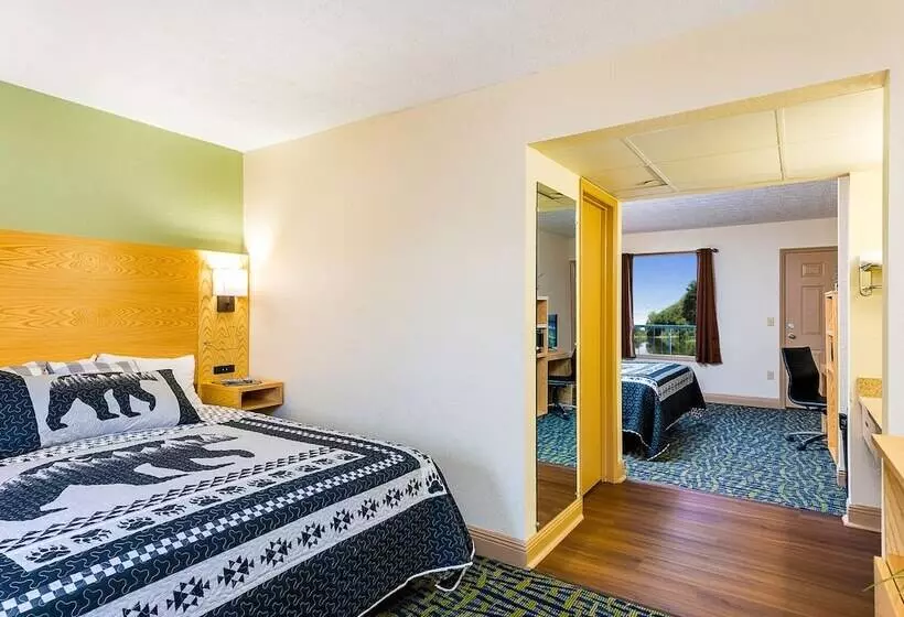 ホテル Creekstone Inn