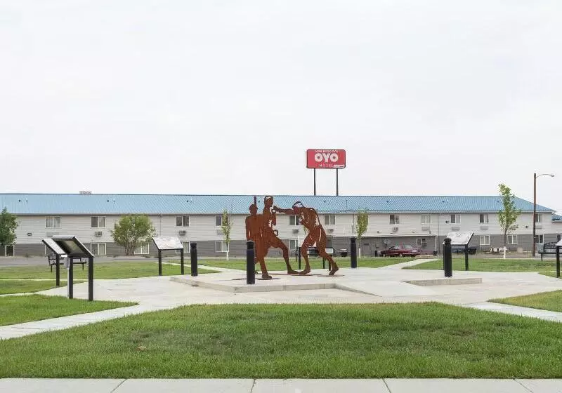 OYO Hotel Shelby MT Hwy 2 & I-15