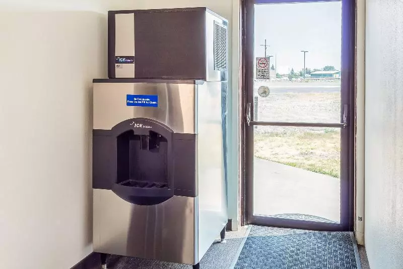 OYO Hotel Shelby MT Hwy 2 & I-15