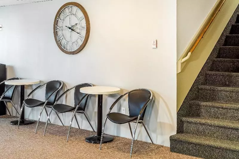 OYO Hotel Shelby MT Hwy 2 & I-15