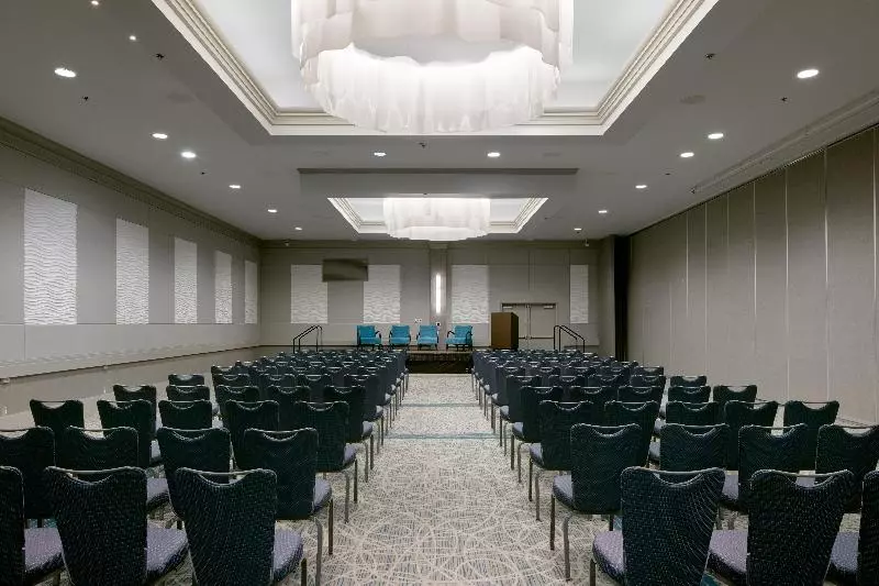 Crowne Plaza Cabana Hotel, An Ihg