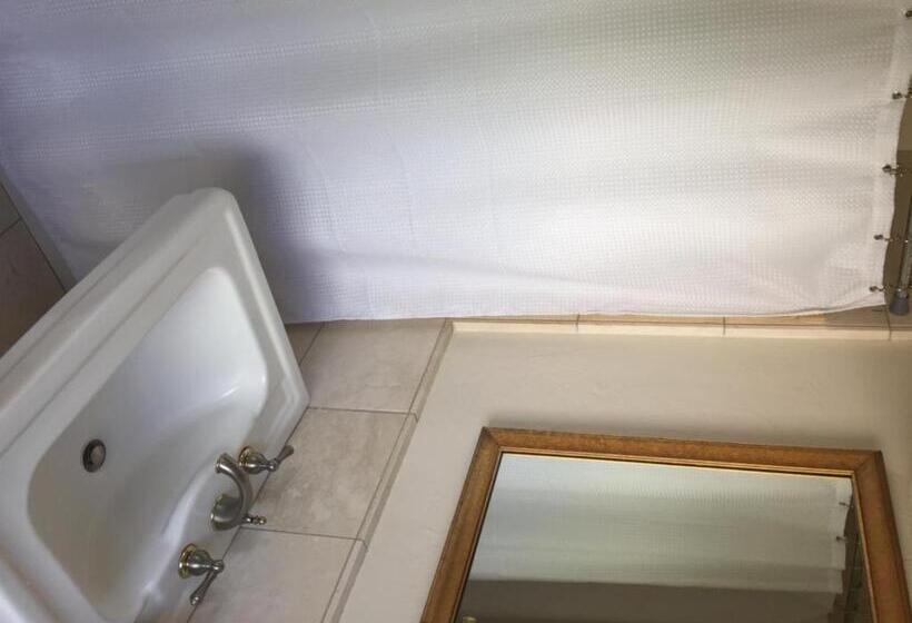 ホテル Cypress Inn