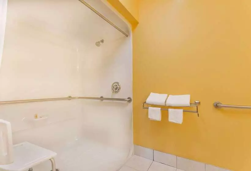 Отель Days Inn By Wyndham Franklin