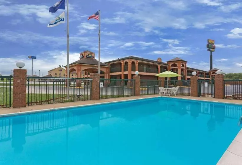 Отель Days Inn By Wyndham Franklin