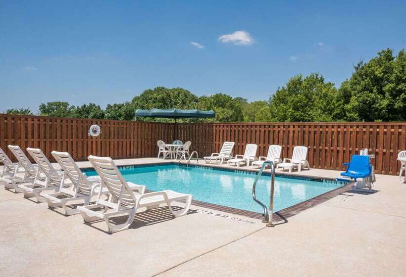 Отель Days Inn By Wyndham Temple