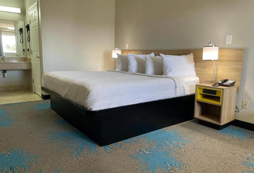 Отель Days Inn By Wyndham Temple