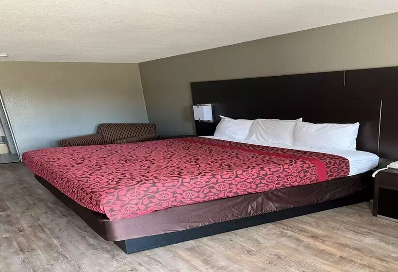 בית מלון כפרי Days Inn By Wyndham Tupelo