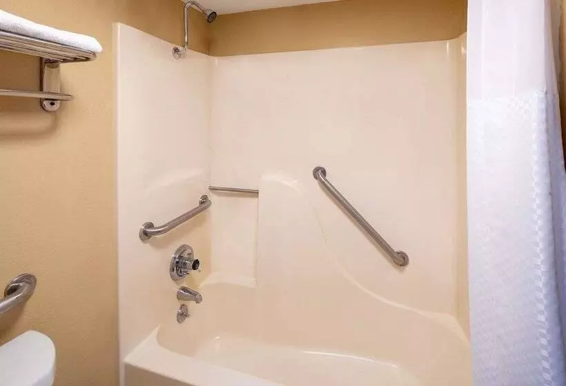 בית מלון כפרי Days Inn By Wyndham Tupelo