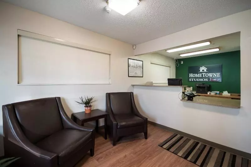 Hotel Hometowne Studios By Red Roof Seattle   Kent/des Moines