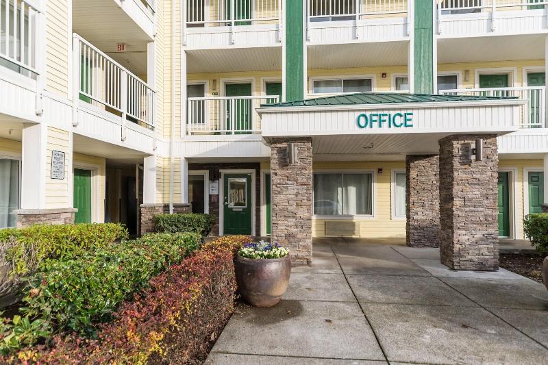 בית מלון כפרי Hometowne Studios By Red Roof Seattle   Kent/des Moines