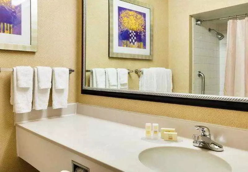 ホテル Quality Inn & Suites