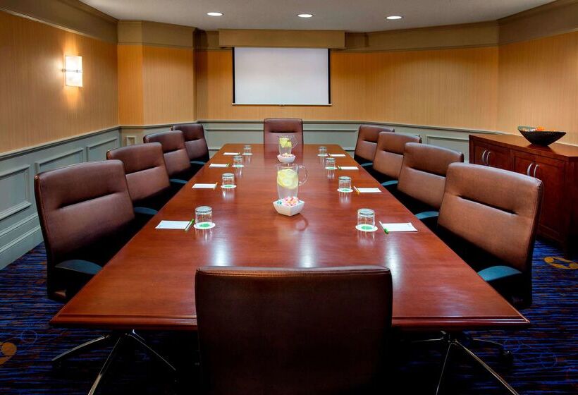 Отель Sonesta Select Boston Danvers