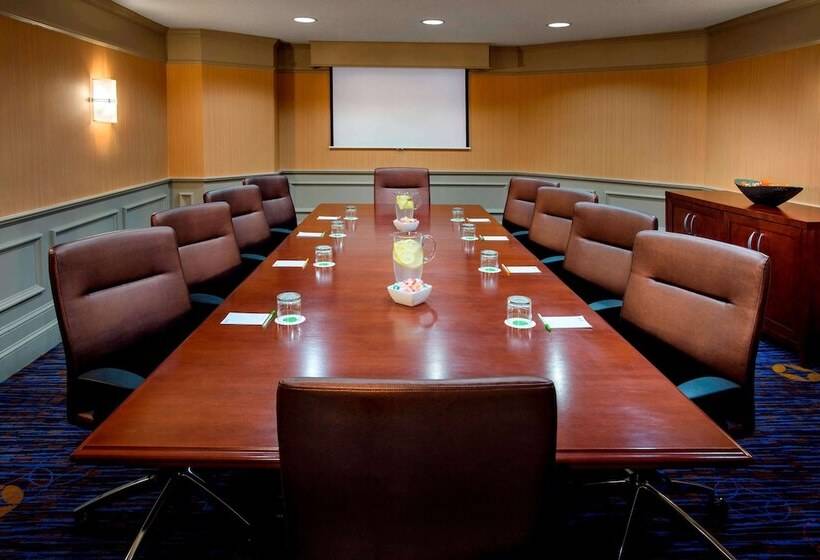 Отель Sonesta Select Boston Danvers