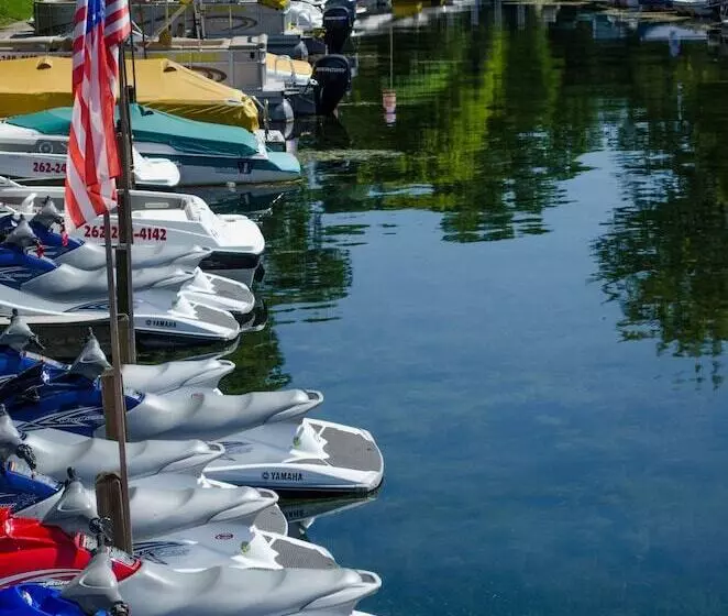 酒店 The Cove Of Lake Geneva