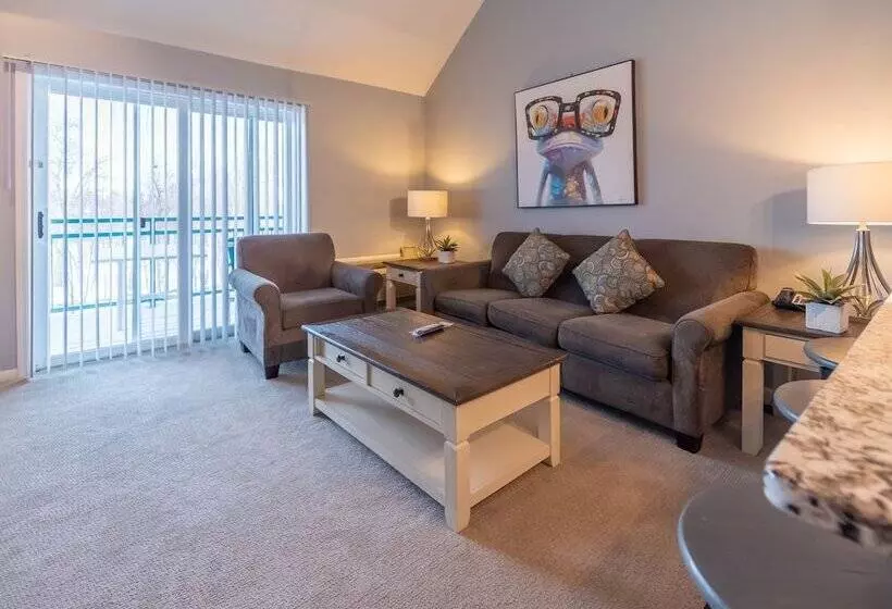 酒店 The Cove Of Lake Geneva