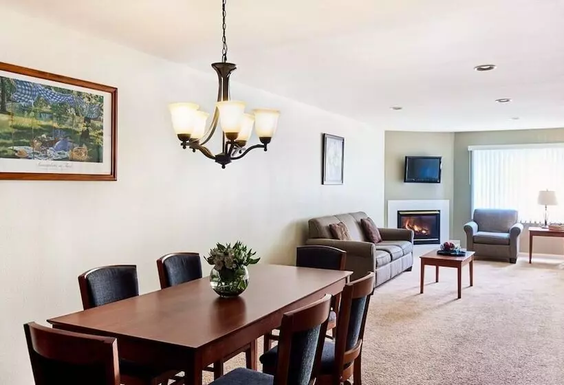 酒店 The Cove Of Lake Geneva