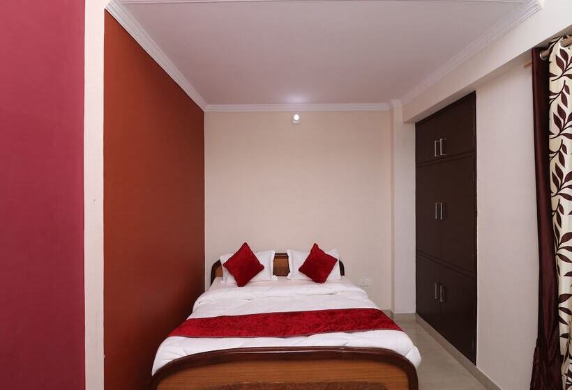 Anees Mian By Oyo Rooms