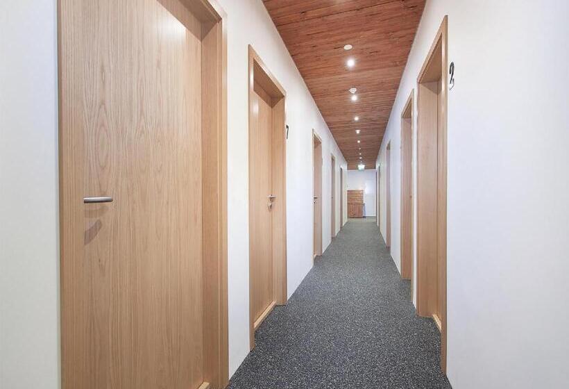 تختخواب و صبحانه Kef Guesthouse By Keflavík Airport