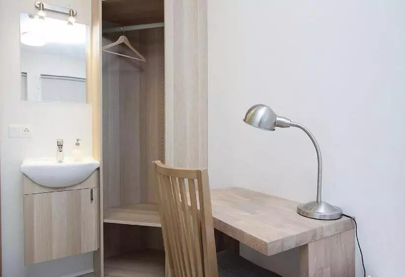 تختخواب و صبحانه Kef Guesthouse By Keflavík Airport