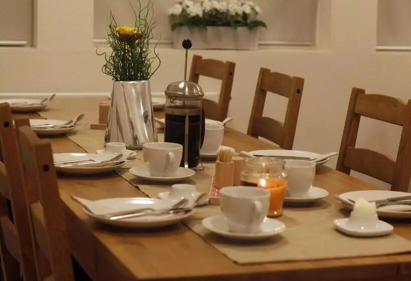 تختخواب و صبحانه Kef Guesthouse By Keflavík Airport