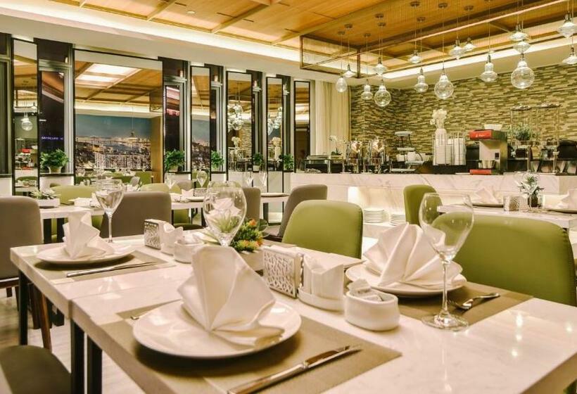 Atour Hotel Wuhan Changqing Road Branch