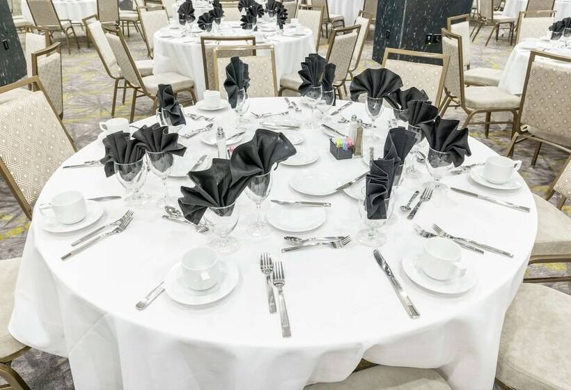 فندق Hilton Garden Inn Wichita Downtown