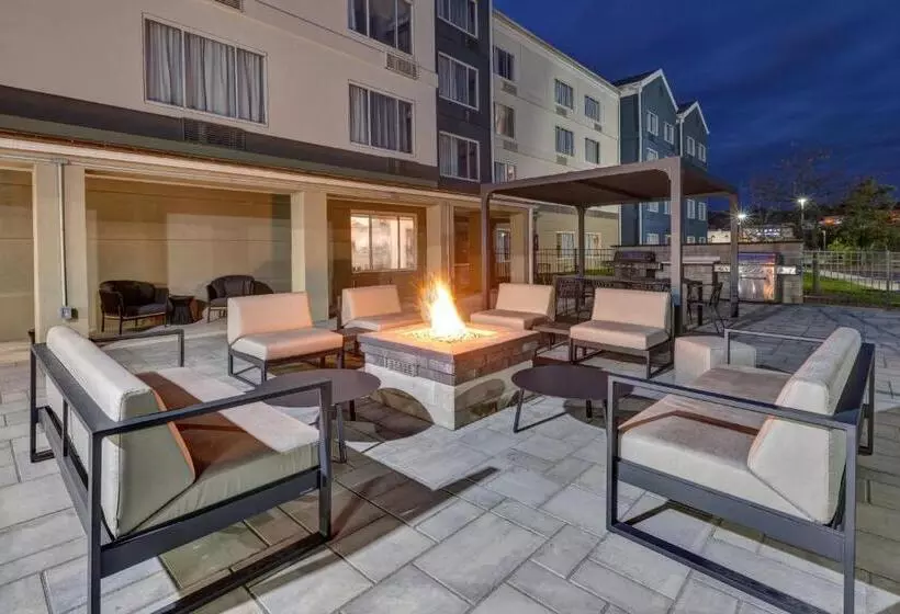 Hotelli Staybridge Suites Pittsburgh Airport, An Ihg