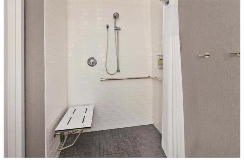 Отель Staybridge Suites Pittsburgh Airport, An Ihg