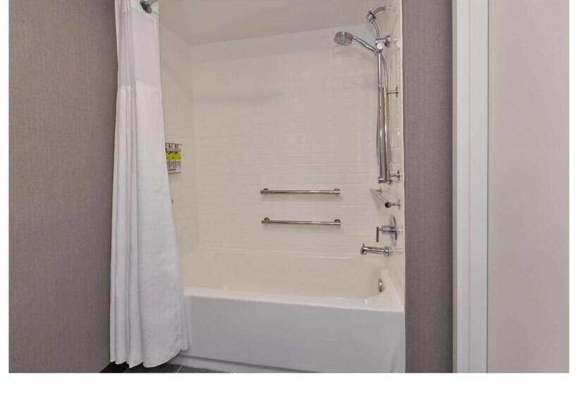 Отель Staybridge Suites Pittsburgh Airport, An Ihg