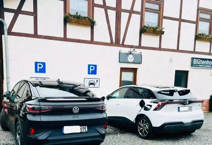 ペンション Blütenhotel Village