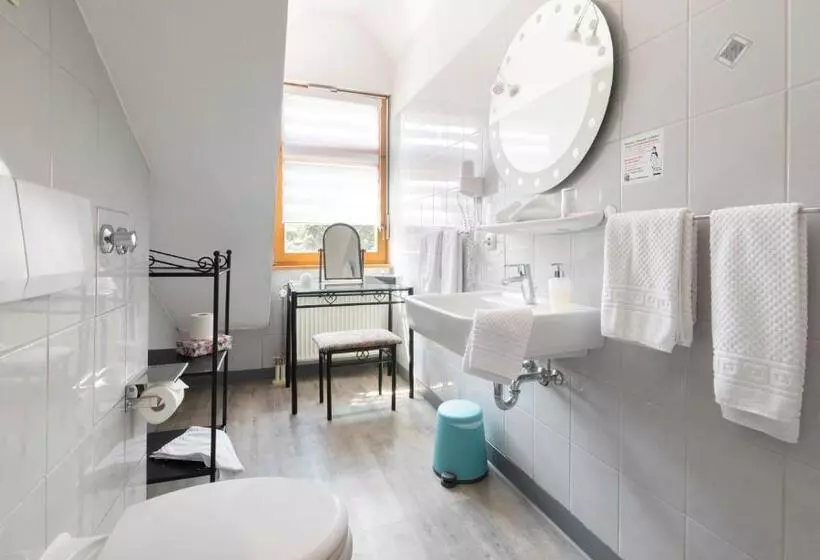 ペンション Blütenhotel Village