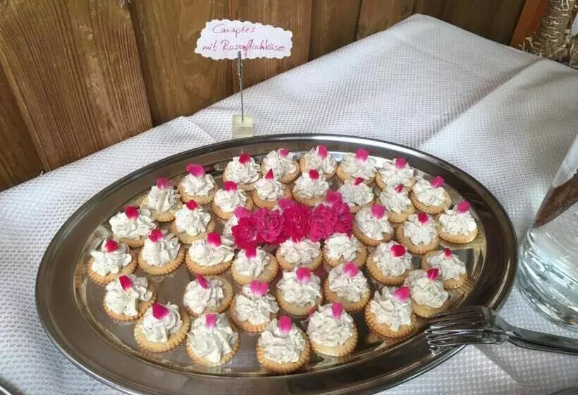 ペンション Blütenhotel Village