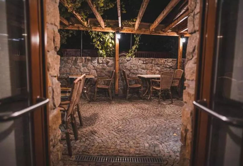 Majatalo Penzion Hurikán 63