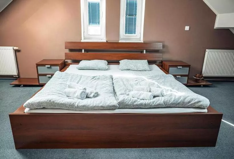 Majatalo Penzion Hurikán 63