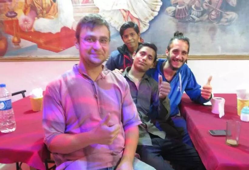 ユースホステル Good Vibes