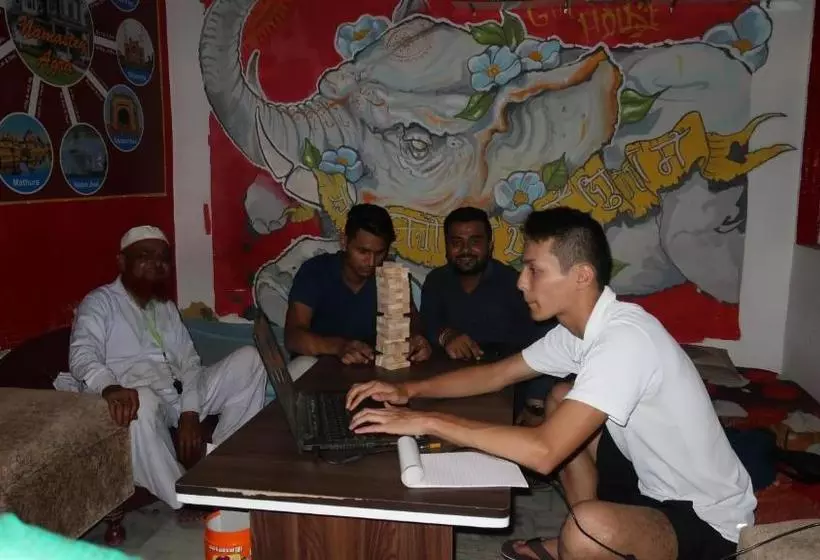 ユースホステル Good Vibes