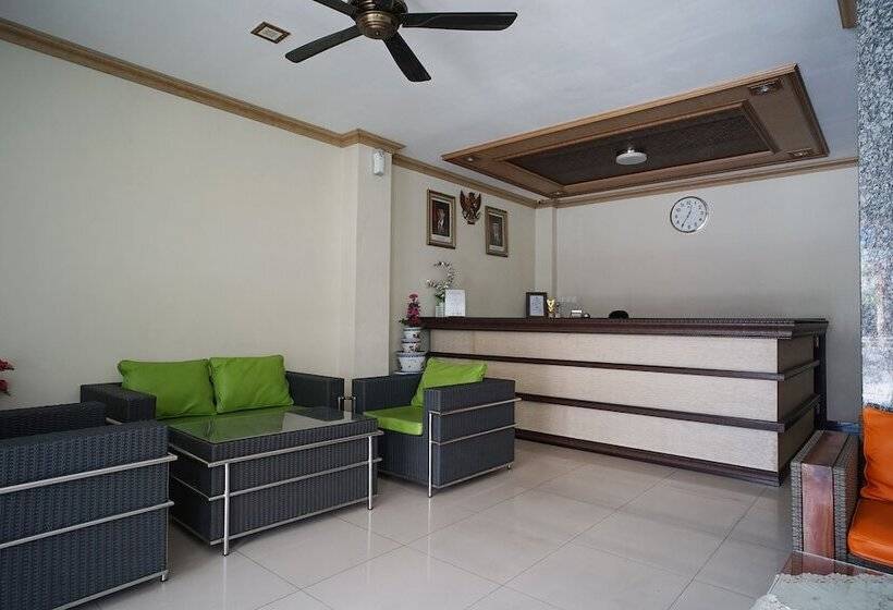 Отель Oyo 1647  Pavilliun 02