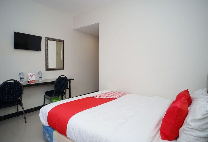 Отель Oyo 1647  Pavilliun 02