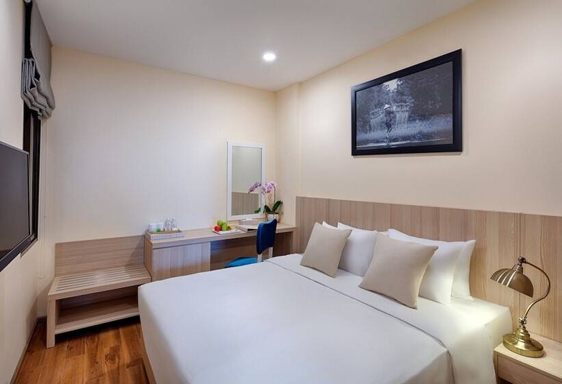 Happy Life Grand Hotel & Sky Bar